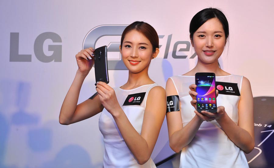 Всемирно известные издания выбрали смартфон LG G Flex лучшим продуктом на CES 2014