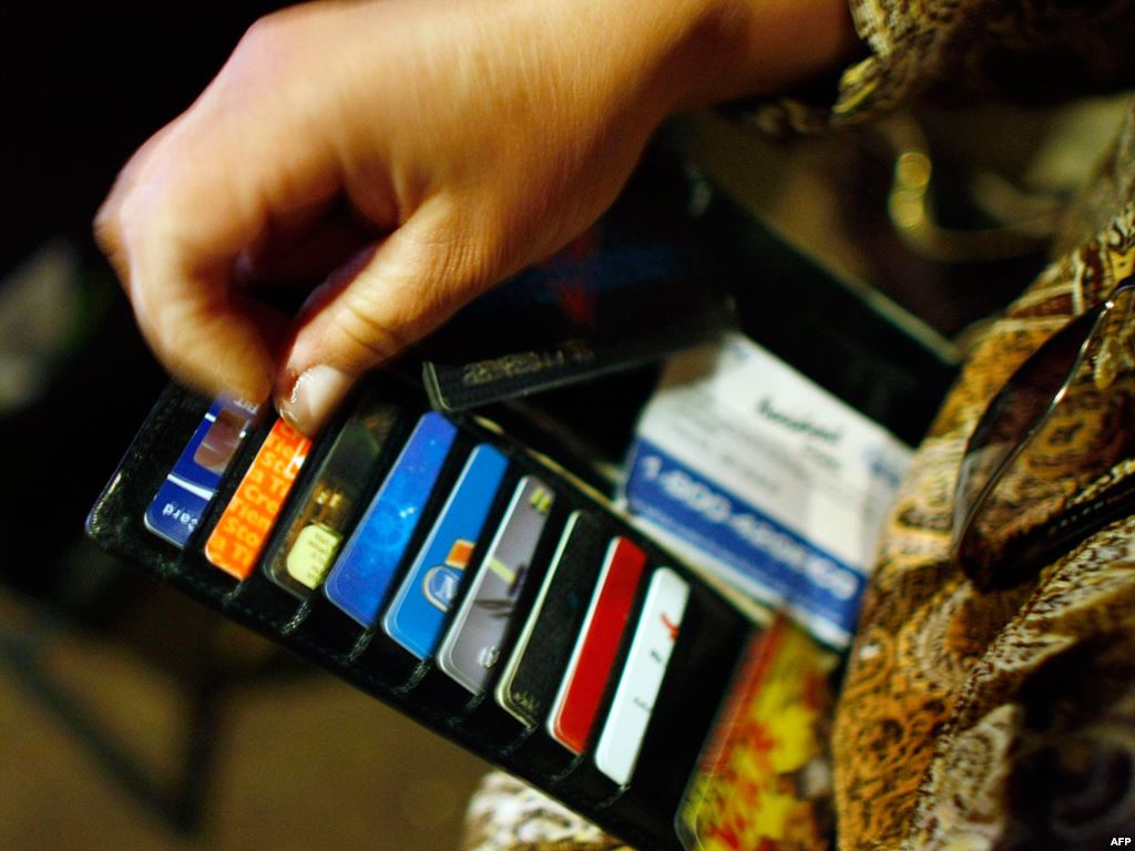 В октябре в РК зафиксирован рекорд по числу используемых платежных карт