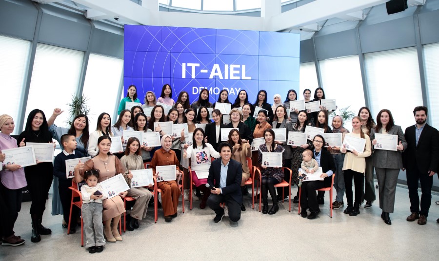 Первые выпускницы программы IT-Aiel успешно завершили обучение