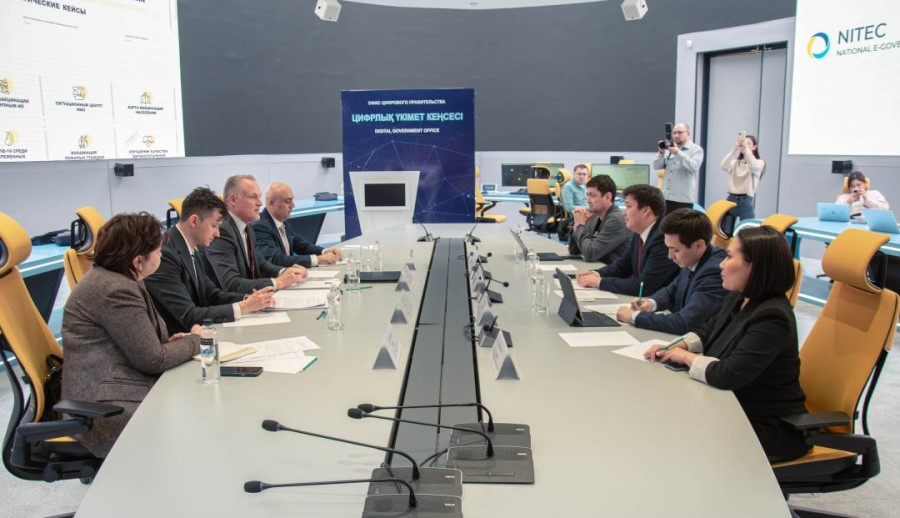 Представители ПРООН посетили офис Цифрового правительства