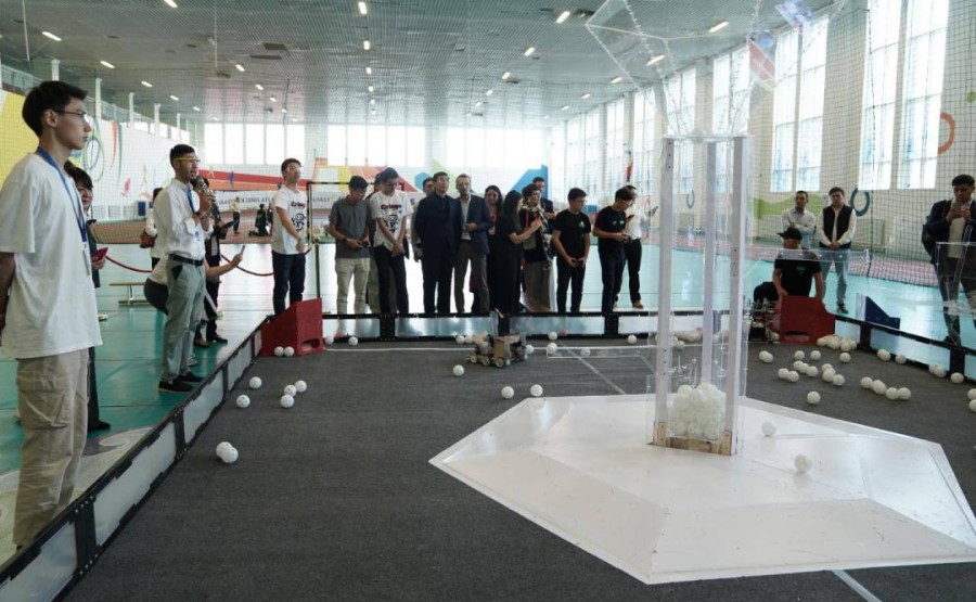 Казахстанские школьники победили на всемирных соревнованиях по робототехнике 