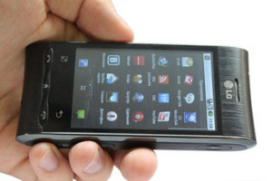 Обзор телефона LG GT540 специалистами портала hi-tech.mail.ru
