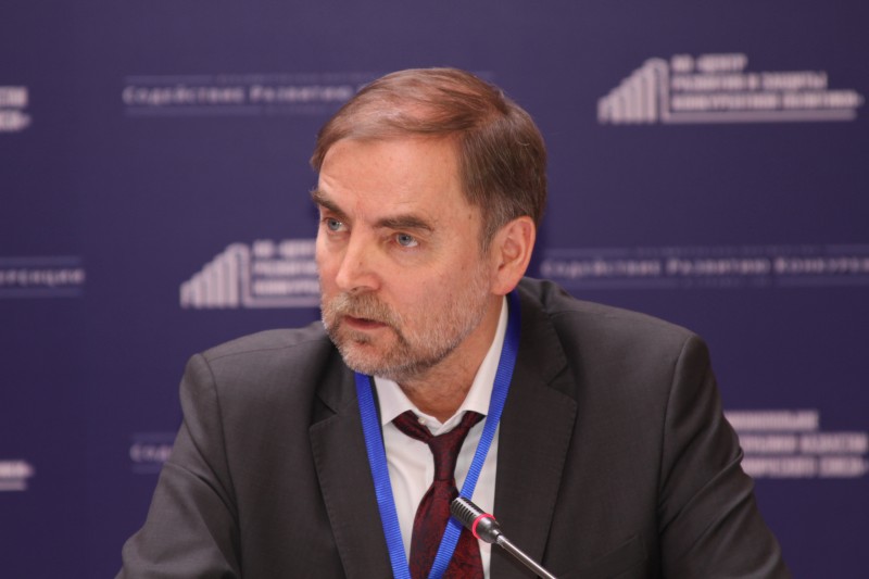 Анатолий Голомолзин