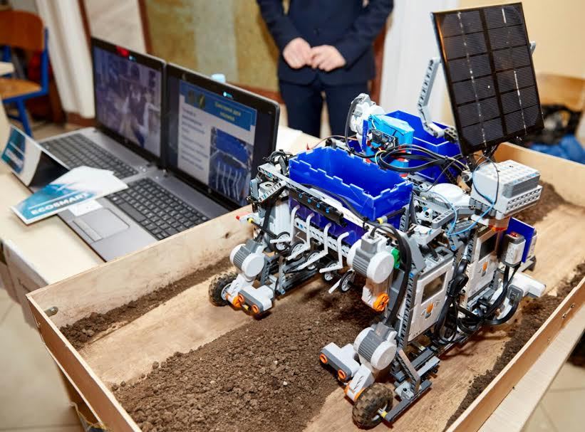 В Алматы прошел IV чемпионат по научно-техническому творчеству и робототехнике
