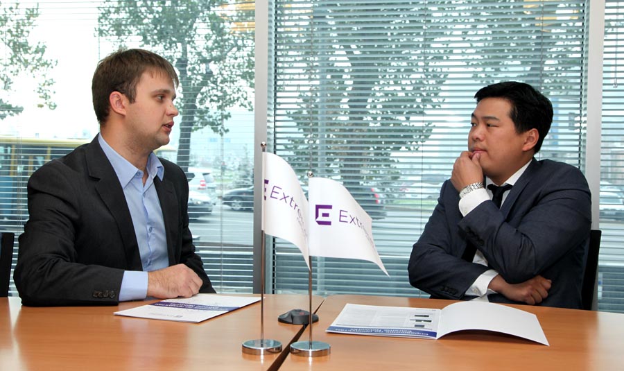 Максим Попов, ведущий инженер KazTransCom по СПД, и Вячеслав Ким, директор по продажам Extreme Networks в Центральной Азии и Закавказье