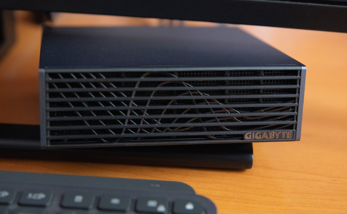 Gigabyte AI TOP ATOM Gigabyte AI TOP ATOM