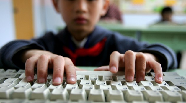 Депутаты мажилиса предлагает запретить казахстанским детям пользоваться электронной почтой