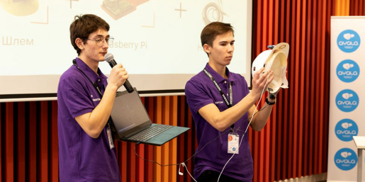 Финалисты IT-конкурса Samsung создали устройство в помощь незрячим