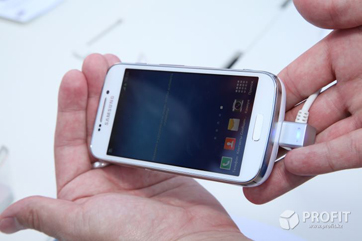 Samsung Galaxy S4 zoom представлен в Алматы