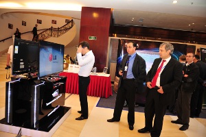 LG представила высокие технологии на выставке-конференции Connect Kazakhstan-2012